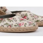 Espadryle a-wzorek na średnim koturnie