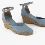 Espadryle jeansowe 009 na średnim koturnie zakryta pięta i palce