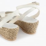 Espadryle białe na niskim koturnie