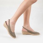 Espadryle oliwka na niskim koturnie odkryta pięta