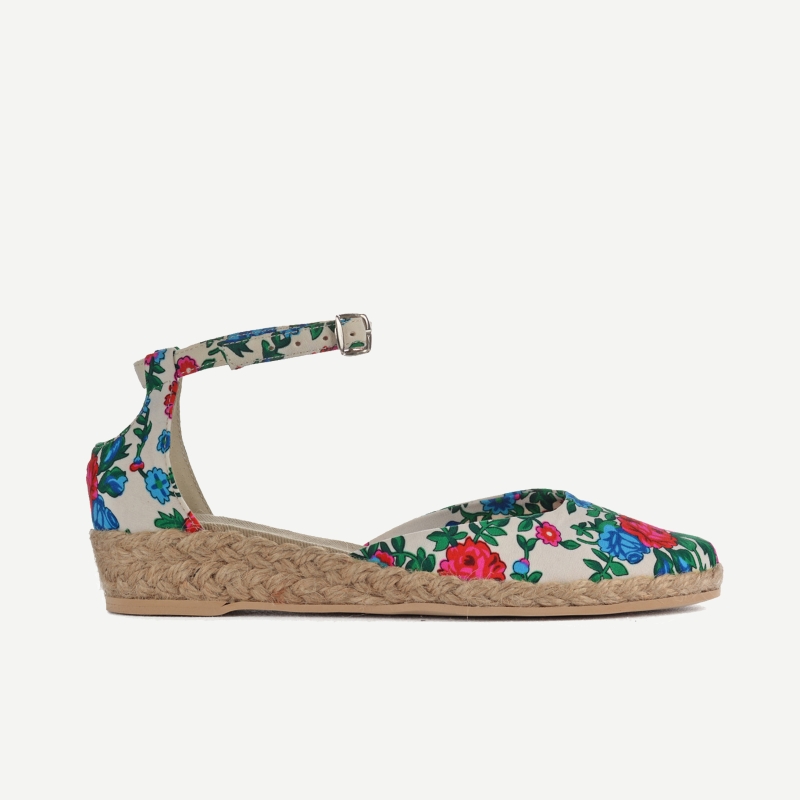 espadryle-plaskie-spotykanka-kwiaty-dz01_5850.jpg