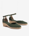 Espadryle khaki na niskim koturnie zakryta pięta i palce
