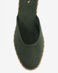 Espadryle khaki na niskim koturnie zakryta pięta i palce