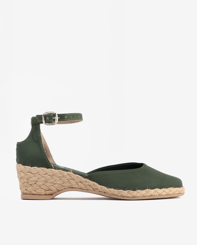 espadryle-khaki-na-niskim-koturnie-zakryta-pieta-i-palce_6406.jpg